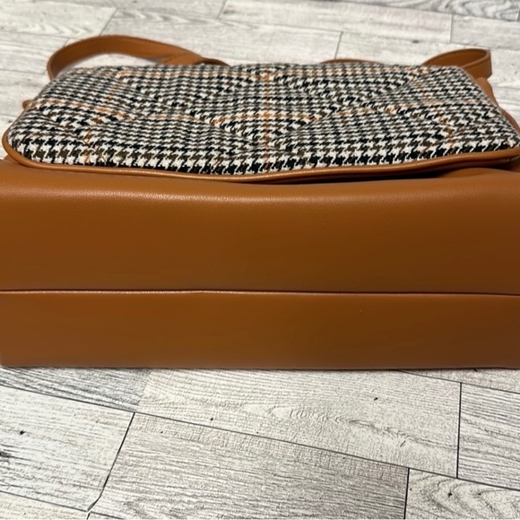 A New Day Plaid Crossbody Bag With Gold Chain - Picture 13 of 16
